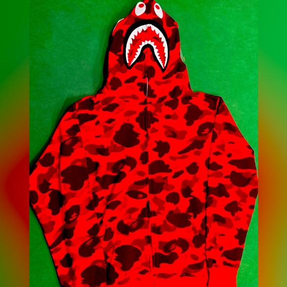 Auth. Red Camo Full Shark Zip Bape hoodie - Picture 3 of 5